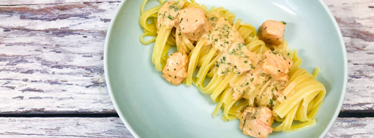 Pasta mit Lachs Sahne Sauce - Leckere Koch &amp; Grill Rezepte